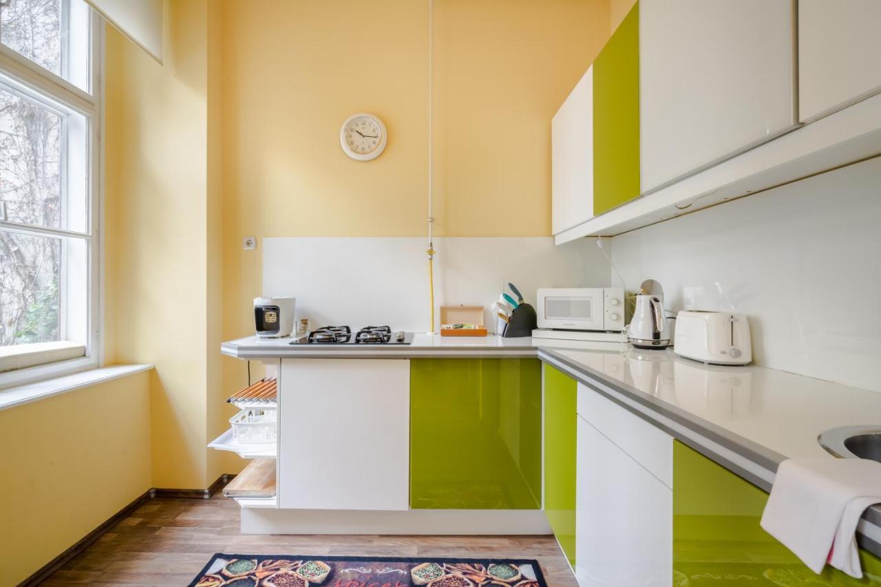 Pyvo Street Home With Balcony By Nw Budapest Bagian luar foto